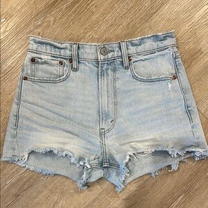Abercrombie & Fitch The Mom Short High Rise